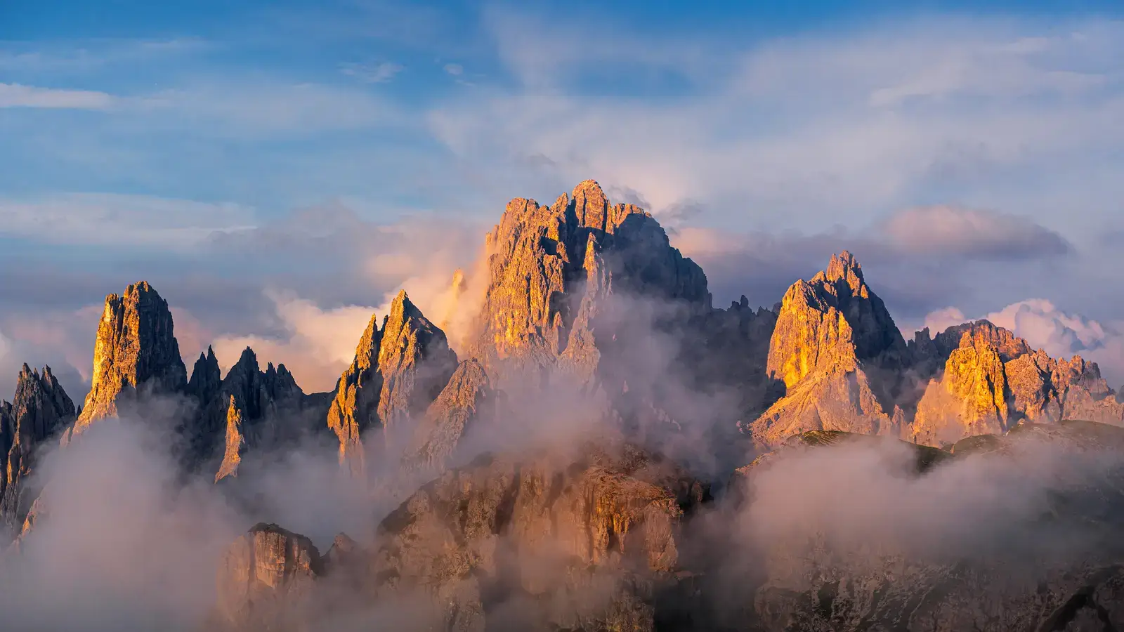 2026-09-13-OHR.MisurinaPeak_EN-US4897144498_UHD.jpg