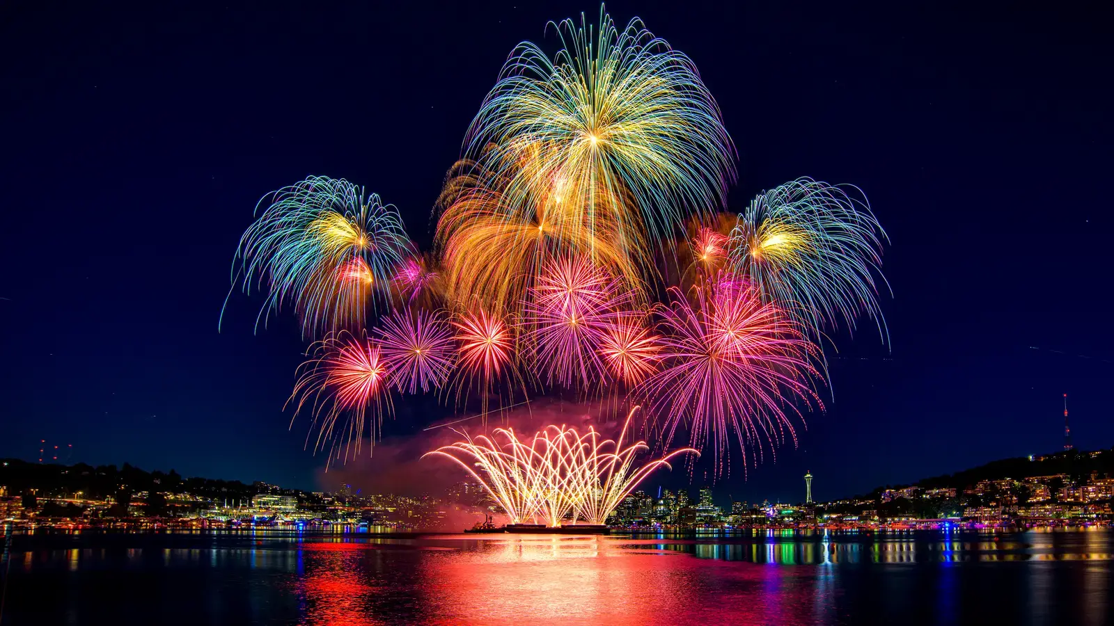 2025-07-06-20-48-50-2025-07-04-OHR.SeattleFireworks_EN-US0523563675_UHD.jpg